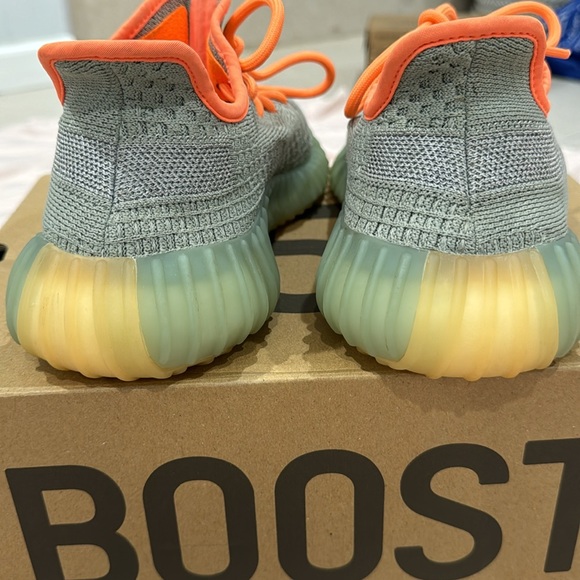 Adidas Yeezy Boost 350 - Picture 4 of 7